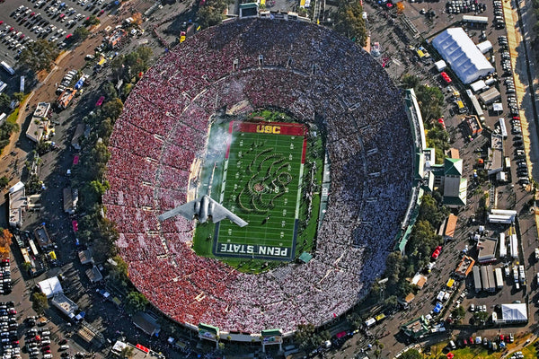 Stealth B2 Flys Over The 2009 Rose Bowl Game